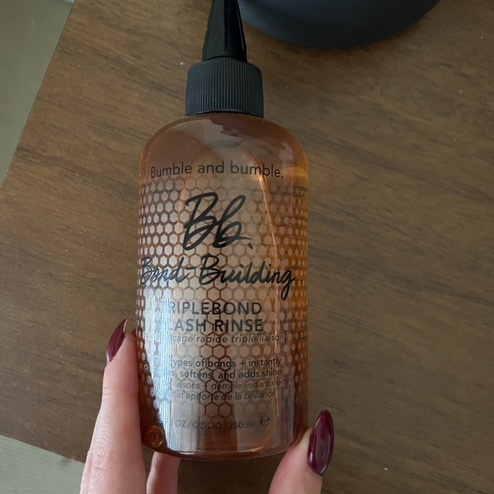 Bumble and bumble
Bond-Building TripleBond Flash Rinse